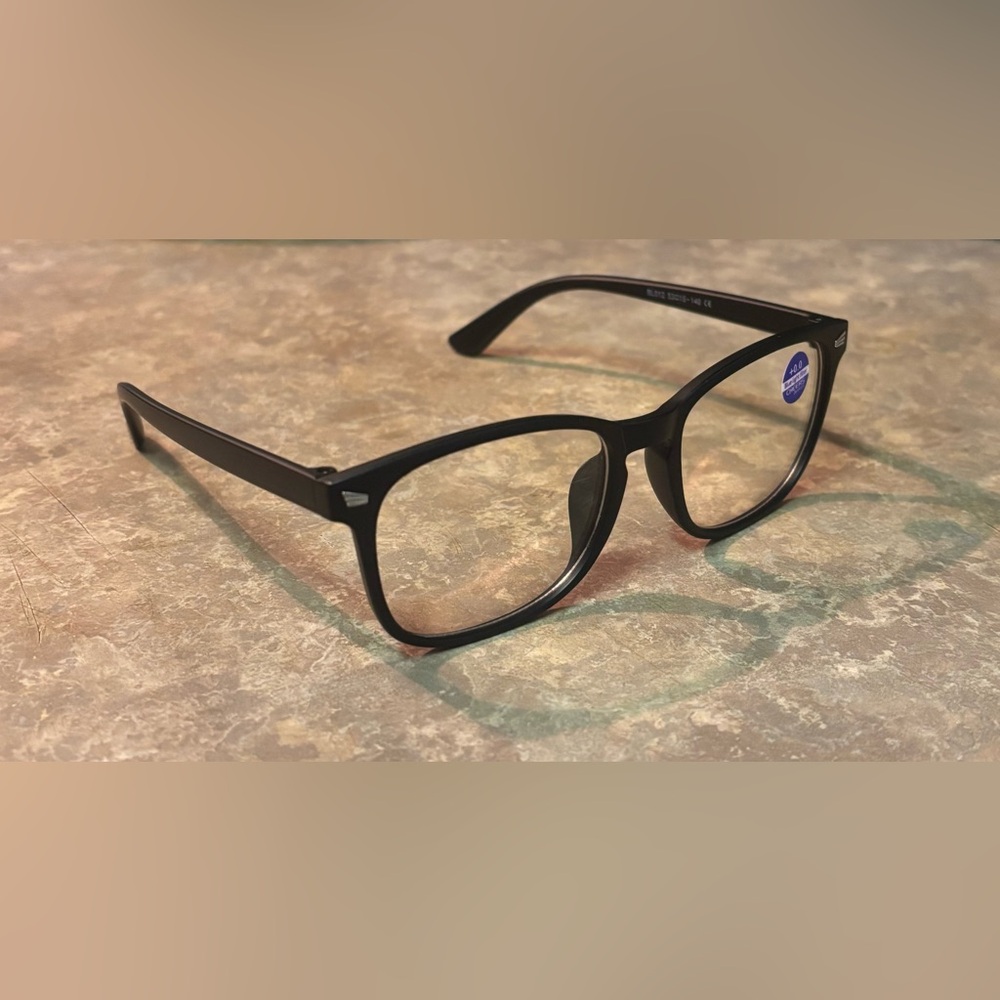Cheers Devices Stylish Black Eyewear Frame